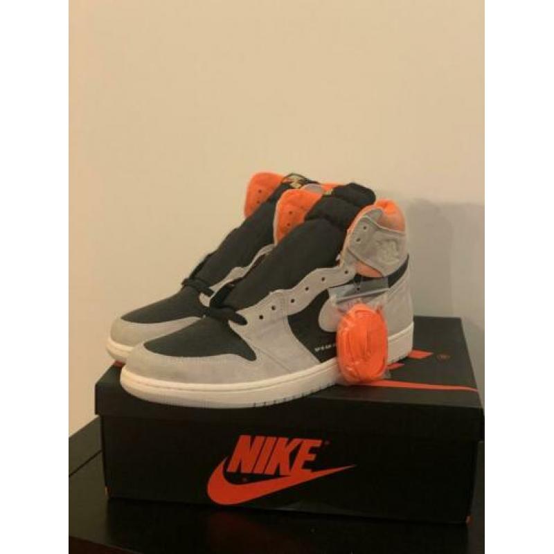 Nike Air Jordan 1 Natural Grey Hyper Crimson 46 DS