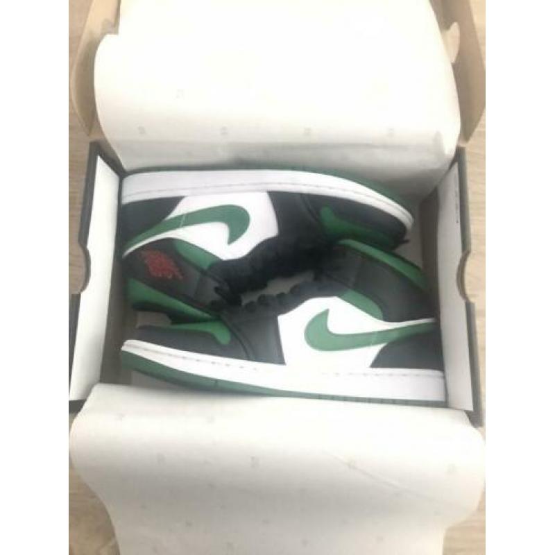 Jordan 1 Mid Pine Green / Green Toe maat 42