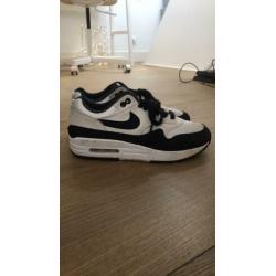 Nike air wit en zwart maat 38