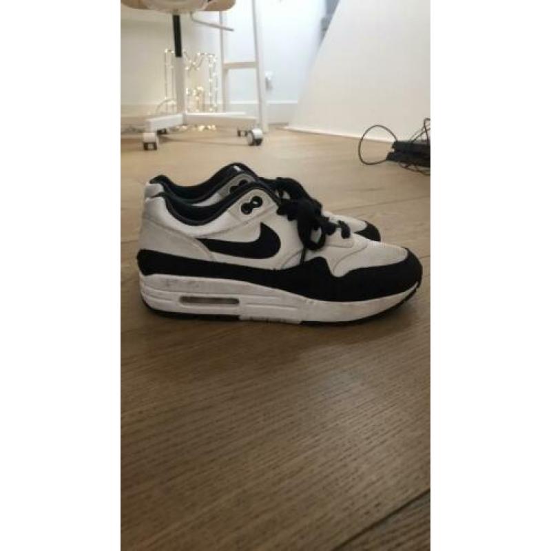 Nike air wit en zwart maat 38