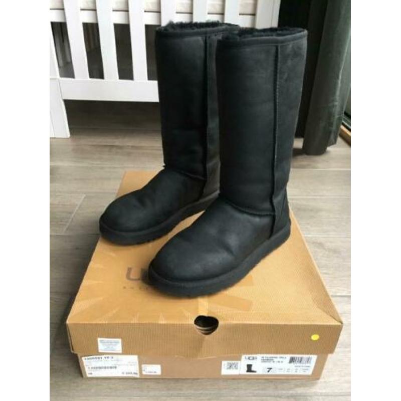 UGG Classic Tall Tasman 6977 - Black - maat 7 / 38 - NIEUW !