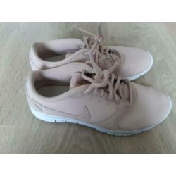 Nike sneakers roze maat 39