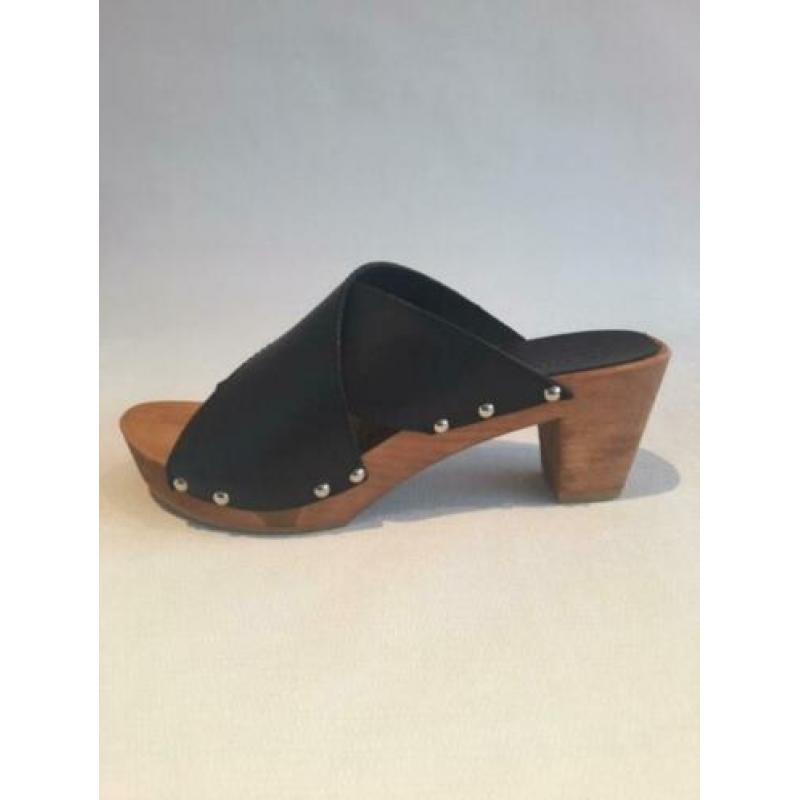 Sanita Wood Ennike Sandal Embossed Leather Black 39