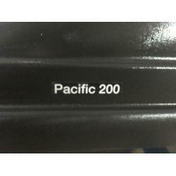 Thule Pacific 200 inhoud 410liter zgan!