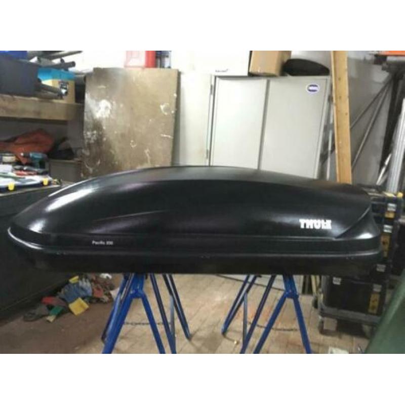 Thule Pacific 200 inhoud 410liter zgan!