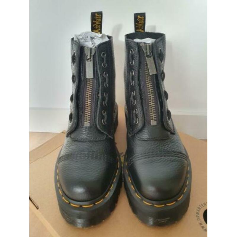 Gloednieuwe Dr. Martens sinclair maat 38