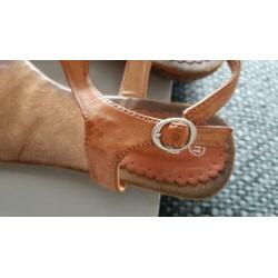 Leuke sandalen €10,- mt39/40