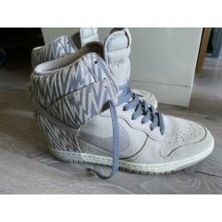 Nike dunk sky Hi sneakers maat 42 valt als 41