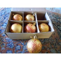 oude glazen gouden kerst ballen van 2006