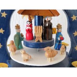 Houten Kerstmolen met Kerststal